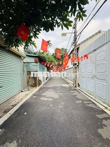 Chính chủ bán nhanh lô đất đẹp Ngọc Thụy
DT 178m² – Giá 16 tỷ – Vị trí