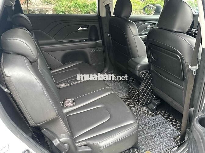 Đi gia đình chọn xe tiết kiệm, màu đẹp dễ nhìn