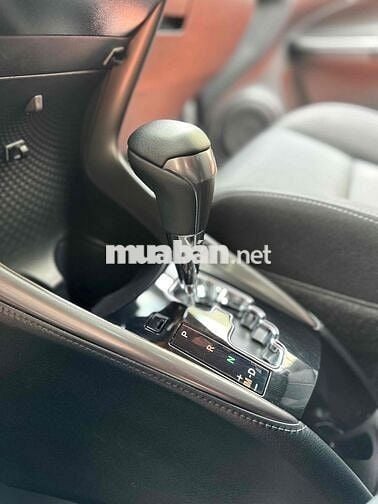 Toyota Vios 2025 E CVT - 5000 km - Zin 100%