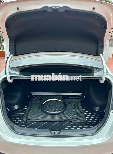 Toyota Vios 2025 E CVT - 5000 km - Zin 100%