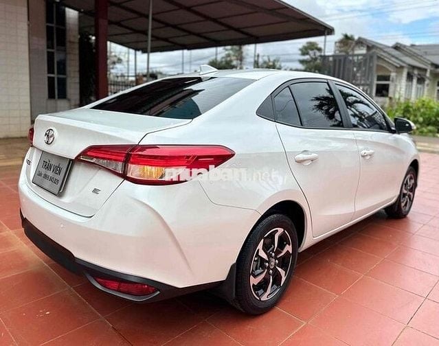 Toyota Vios 2025 E CVT - 5000 km - Zin 100%