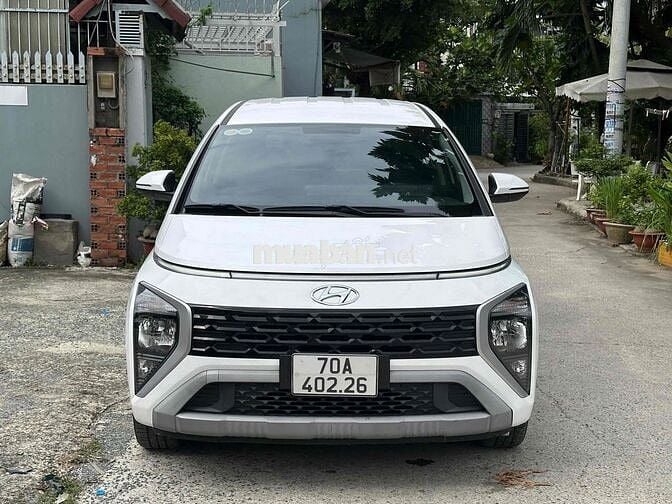 Đi gia đình chọn xe tiết kiệm, màu đẹp dễ nhìn