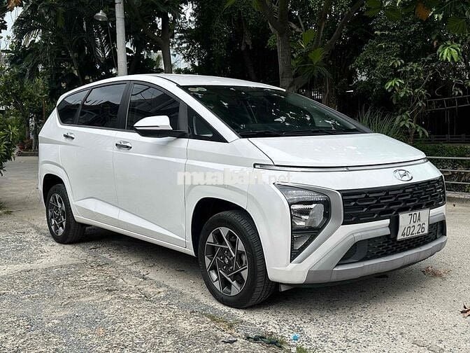 Đi gia đình chọn xe tiết kiệm, màu đẹp dễ nhìn