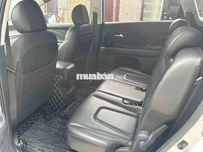 Đi gia đình chọn xe tiết kiệm, màu đẹp dễ nhìn