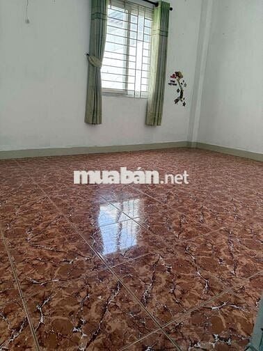 cho thuê căn nhà ngay đường lớn.làm công ty văn phong