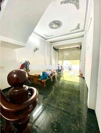 Nhà cho thuê: mặt tiền đường Phan Bội Châu ( khu vực kinh doanh)