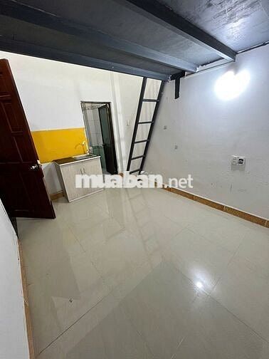 PHÒNG TRỌ GÁC - MÁY LẠNH CÁCH GTVT VÀ LDXH 700M