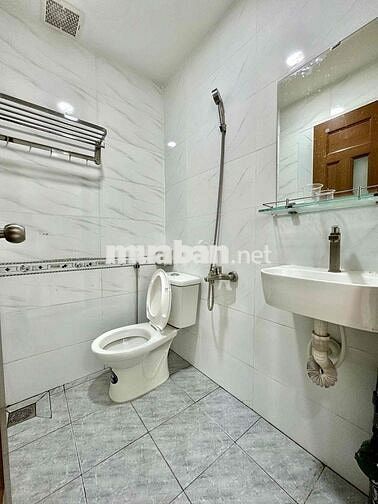 PHÒNG CÓ GÁC BAN CÔNG PHƯỜNG 15 TÂN BÌNH