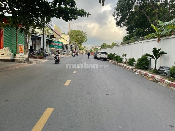 nhà chính chủ mặt tiền kinh doanh quân đoàn 4 Tân phong