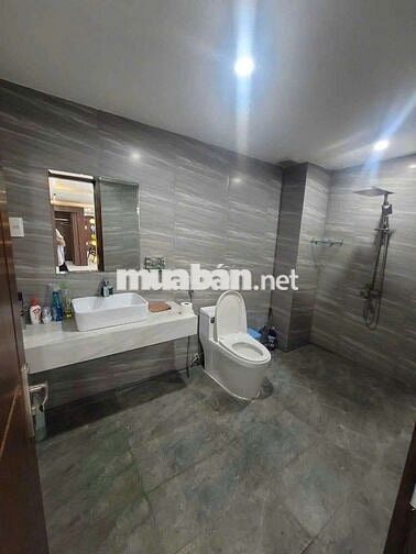 💥🏡CHO THUÊ TÒA NHÀ 4 TẦNG CÓ THANG MÁY MẶT TIỀN HỒ XUÂN HƯƠNG❣️