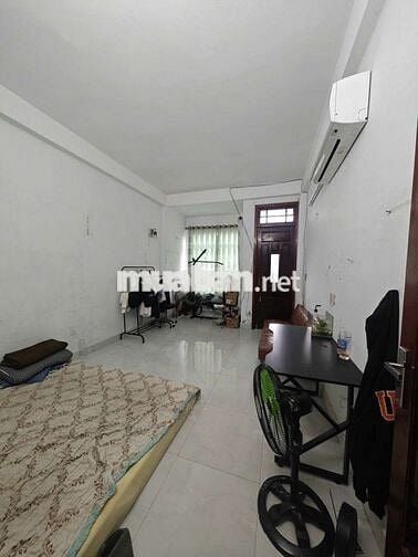 BÁN NHÀ 3 TẦNG 3 MÊ KIỆT OTO TÔN ĐẢN. GIA 3TY780. KHU CAO RÁO KO NGẬP