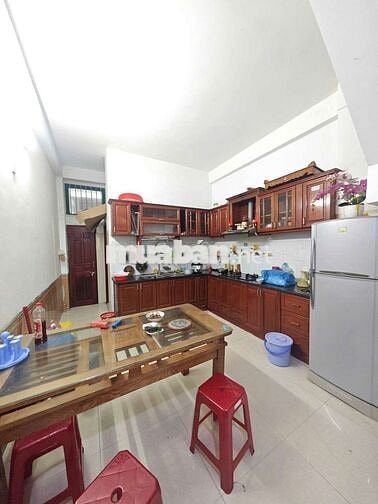 BÁN NHÀ 3 TẦNG 3 MÊ KIỆT OTO TÔN ĐẢN. GIA 3TY780. KHU CAO RÁO KO NGẬP