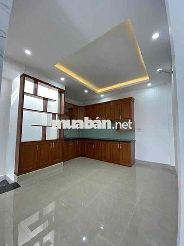 NHÀ MỚI PHỐ ĐẠI TỪ – Ô TÔ ĐỖ CỬA – THANG MÁY NHẬP KHẨU – NỘI THẤT XỊN