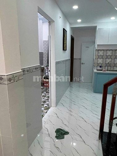 NHÀ NGỘP BÁN Gấp nhà Trường Sa P3 Q.3, HXH, giá 3ty5 42m2, lh ngay đi