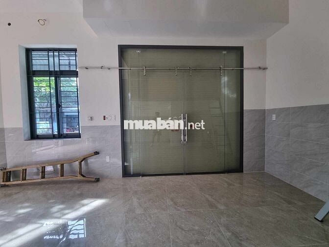 Mặt bằng kinh doanh 20m2 căn góc ngã ba có gác lửng, Phan Văn Đối