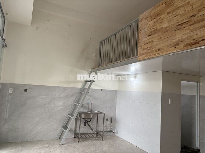 Mặt bằng kinh doanh 20m2 căn góc ngã ba có gác lửng, Phan Văn Đối