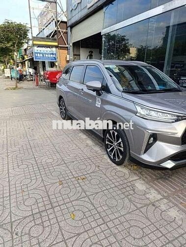 Toyota Veloz Cross Xám 7 chỗ