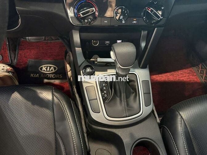 Kia Seltos 2022 Deluxe 1.4 Turbo, màu đỏ,10.800 km