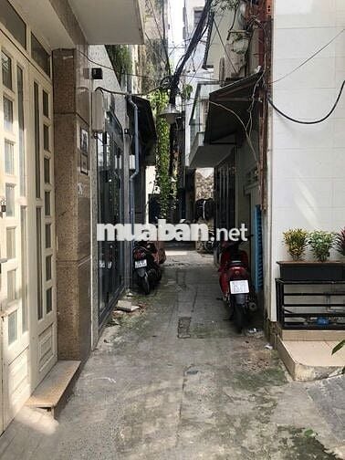 Bán nhà hiếm Ngô Tất Tố, rẻ nhất khu vực BT, 3 tầng, 12 phòng kèm WC.