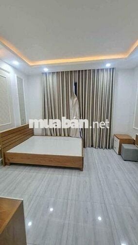 Cho thuê nhà mặt tiền 72m2 3L4PN gần Phạm Văn Đồng, Gigamall