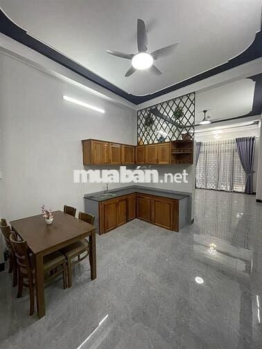 Cho thuê nhà mặt tiền 72m2 3L4PN gần Phạm Văn Đồng, Gigamall