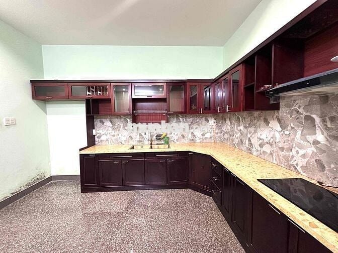 nhà cho thuê: đường ngang trần nhật duật.