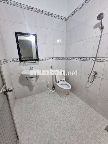 Cho thuê nhà hẻm xe tải Huỳnh Thị Hai, 4x16, nhà đẹp, khu cao ko ngập