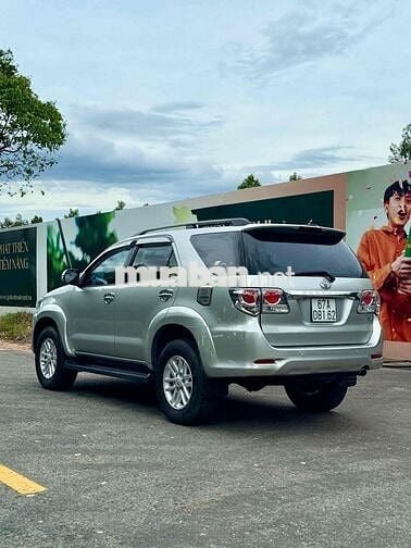 Toyota Fortuner 2015 Bạc