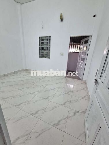 Cho thuê nhà hẻm xe tải Huỳnh Thị Hai, 4x16, nhà đẹp, khu cao ko ngập