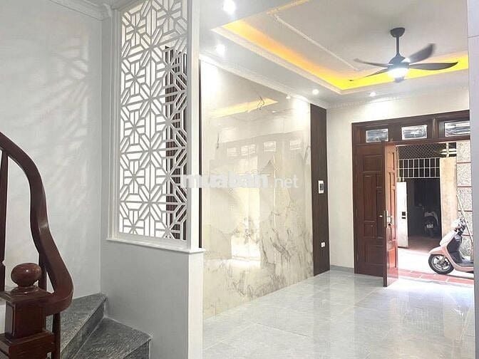 8tỷ9 có nhà phố Trạm ô tô vào nhà