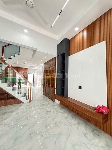 Bán nhà 4PN , Hướng Tây Bắc - Đường 160 Lã Xuân Oai , Quận 9