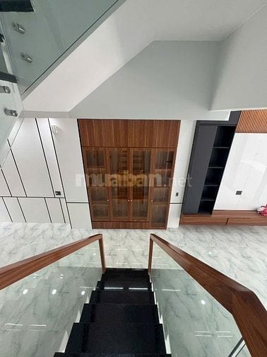 Bán nhà 4PN , Hướng Tây Bắc - Đường 160 Lã Xuân Oai , Quận 9