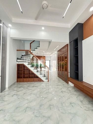 Bán nhà 4PN , Hướng Tây Bắc - Đường 160 Lã Xuân Oai , Quận 9