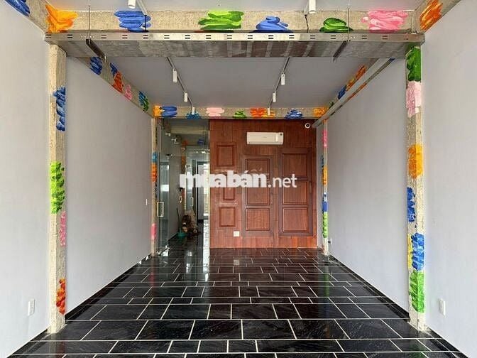 Cho thuê văn phòng lầu 1 , 36m2 , mặt tiền đường 3 tháng 2, Quận 10