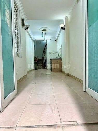 Chính chủ bán nhà phố Khương Đình, lô góc ô tô đỗ cổng