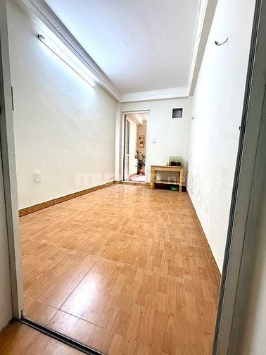 Chính chủ bán nhà phố Khương Đình, lô góc ô tô đỗ cổng