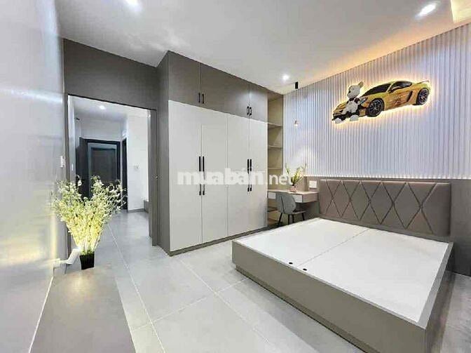 LẠC LONG QUÂN 6 TẦNG + THANG MÁY - Ô TÔ NGỦ NHÀ - NỘI THẤT CAO CẤP .