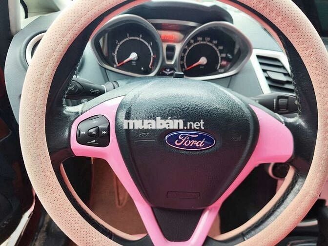 Ford Fiesta S gia đình