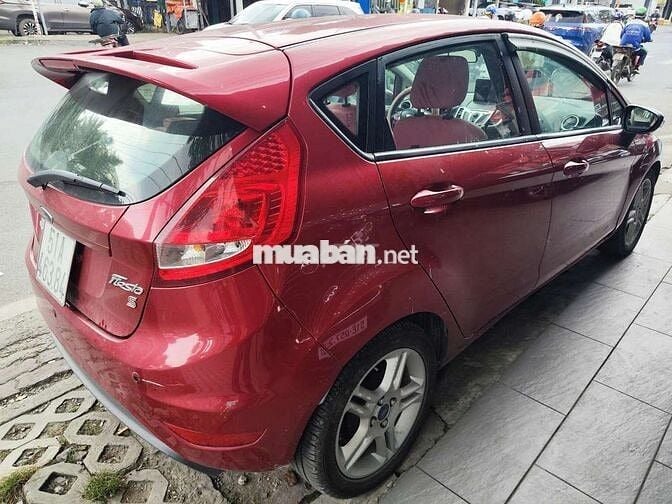 Ford Fiesta S gia đình