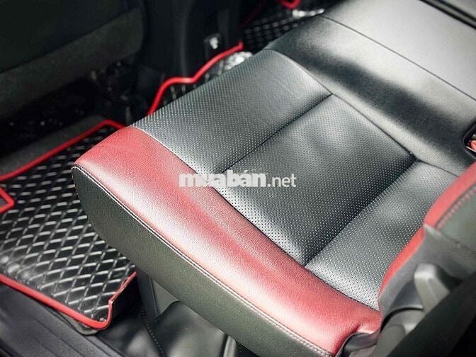 Toyota Fortuner 2025 Legender Dầu 16.000 km Đen