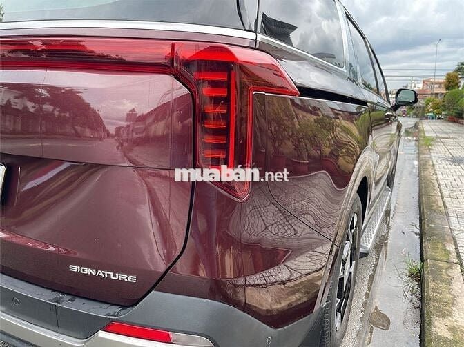 Kia Carnival Signature 2025 7S Đỏ mận