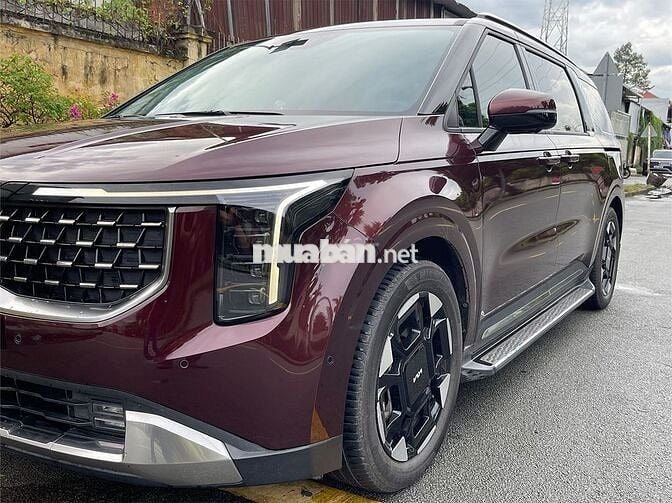 Kia Carnival Signature 2025 7S Đỏ mận