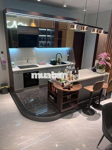 Biệt Thự Có Bể Bơi - 3 Tầng - Cần Bán Nhanh Để Chuyển Công Tác