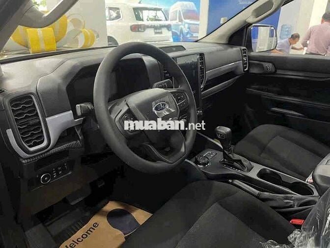 Ford Ranger 2025 XLS 2.0L 4x2 AT Xe Mới