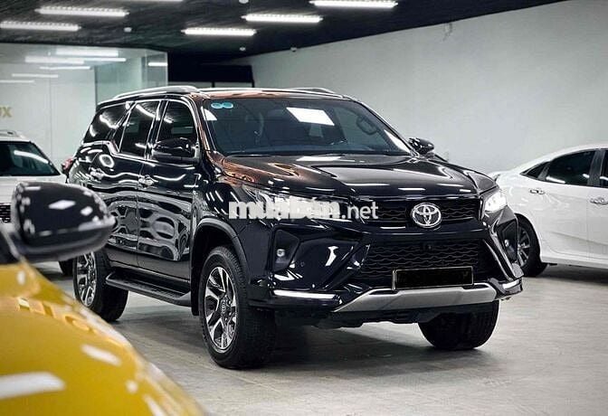 Toyota Fortuner 2025 Legender Dầu 16.000 km Đen