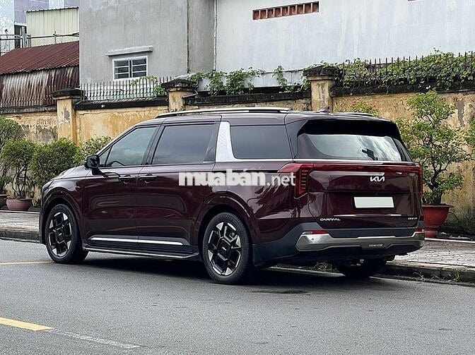 Kia Carnival Signature 2025 7S Đỏ mận