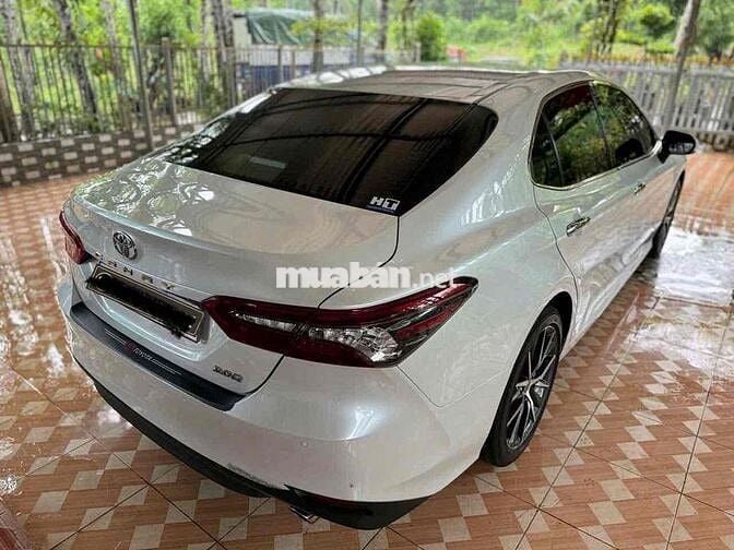 Toyota Camry 2022 2.0Q trắng/kem siêu đẹp