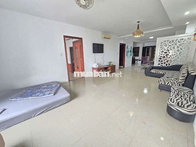 Cho thuê chung cư Sơn Thịnh 1 diện tích 125m2 2PN 3Wc gần biển full nt