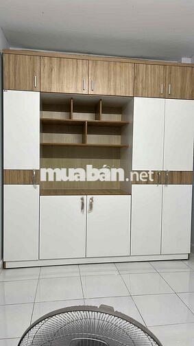 Thuê tầng trệt trong nhà nguyên căn (trên lầu có lối đi riêng biệt)