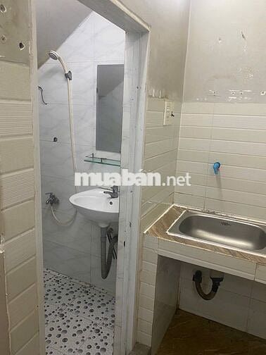 CHO THUÊ NHÀ NGUYÊN CĂN – 2 PHÒNG NGỦ + GÁC LỬNG RỘNG GẦN ĐH VĂN LANG